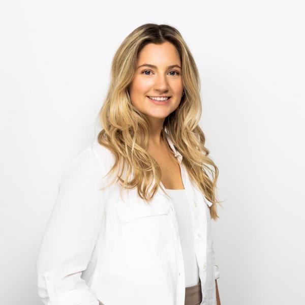 headshot of Julia Pellerin