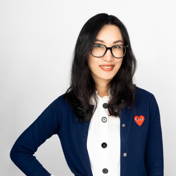 headshot of Queena Guo